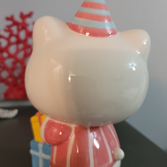 Hello Kitty Happy Birthday Party Bluesky Clayworks 7" Ceramic Brand New - Picture 4 of 6
